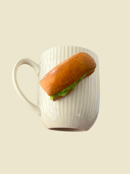 Pan con aguacate mug